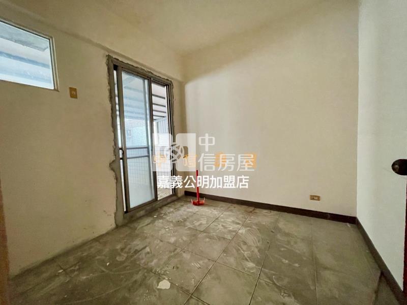 君臨天下(B) 近中埔市區透天店面房屋室內格局與周邊環境