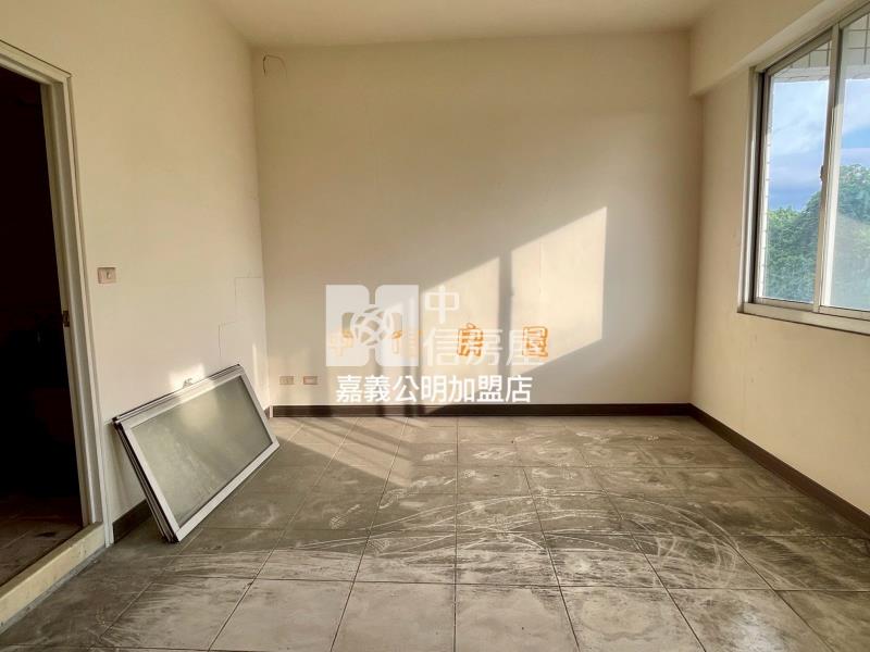 君臨天下(B) 近中埔市區透天店面房屋室內格局與周邊環境
