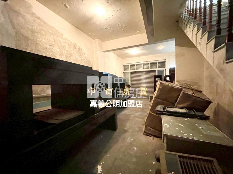 君臨天下(B) 近中埔市區透天店面房屋室內格局與周邊環境