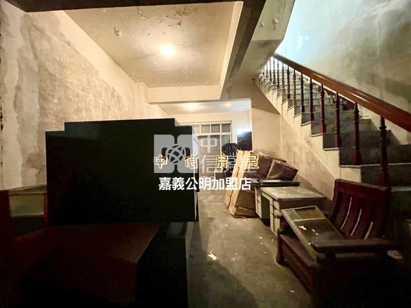 君臨天下(B) 近中埔市區透天店面房屋室內格局與周邊環境