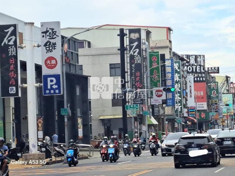 (專)近五甲家樂福優質平車店面
