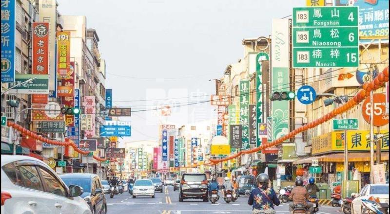 (專)近五甲家樂福優質平車店面房屋室內格局與周邊環境