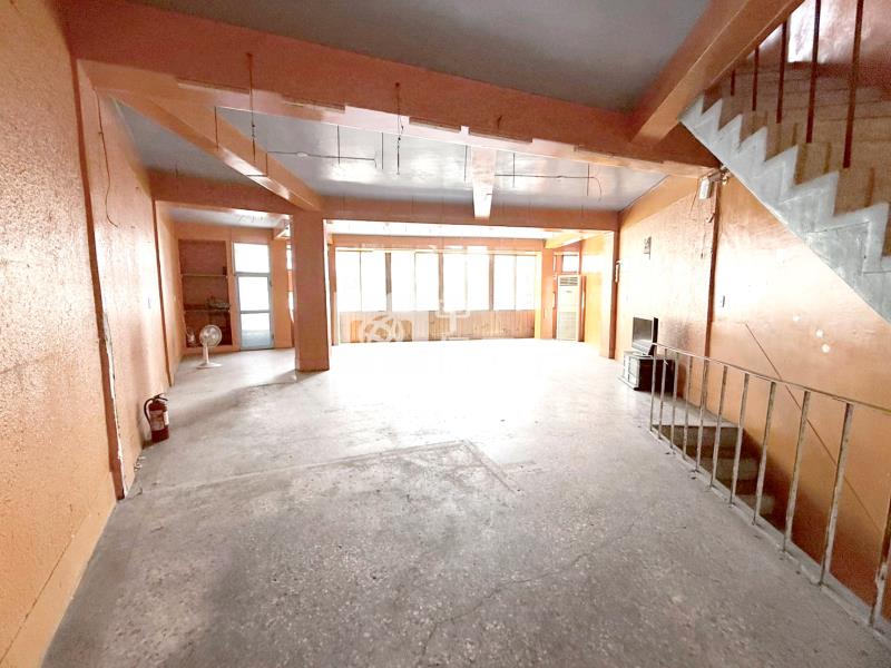 西區市中心三角窗透店房屋室內格局與周邊環境