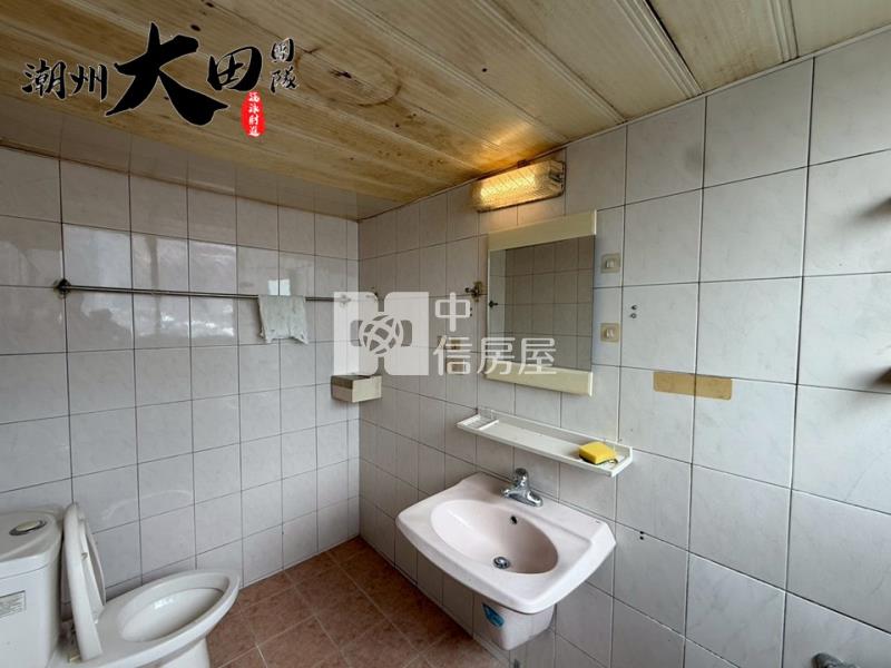 小港樓中樓車位四房房屋室內格局與周邊環境