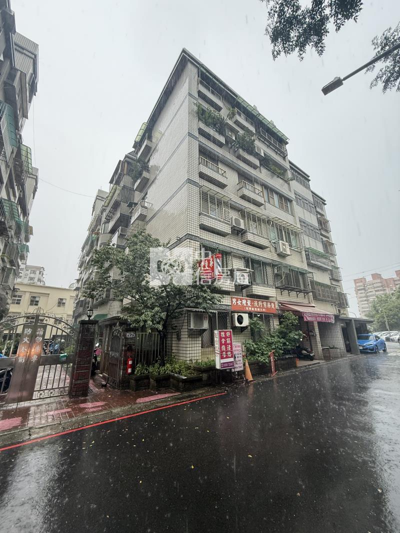 【奔馳】東方大地美3房房屋室內格局與周邊環境