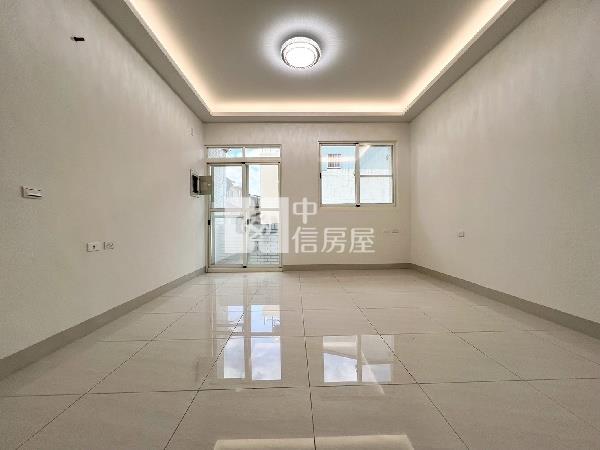 中正路雙車墅房屋室內格局與周邊環境