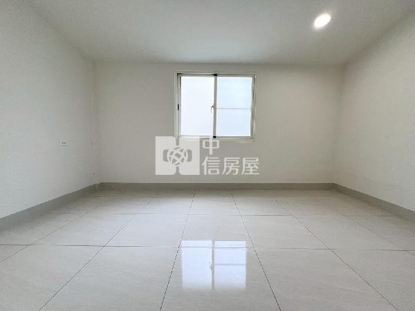 中正路雙車墅房屋室內格局與周邊環境