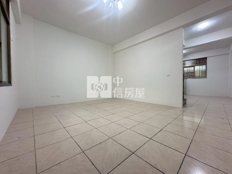 塗城&成功雙商圈全新整理車庫透天房屋室內格局與周邊環境