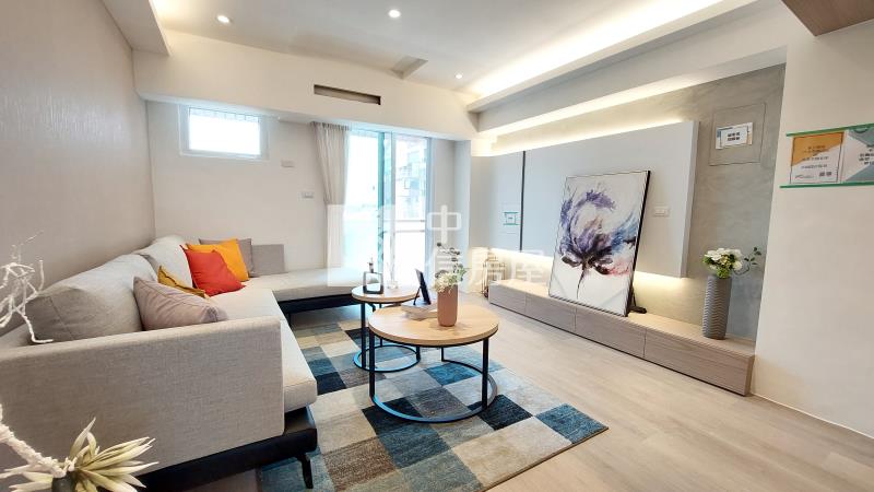 歸仁圓環輕奢精裝車寓(A)房屋室內格局與周邊環境