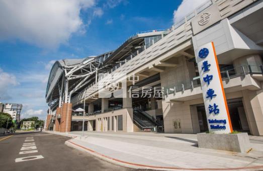 捷運藍線、拉拉破絕版住二角地房屋室內格局與周邊環境