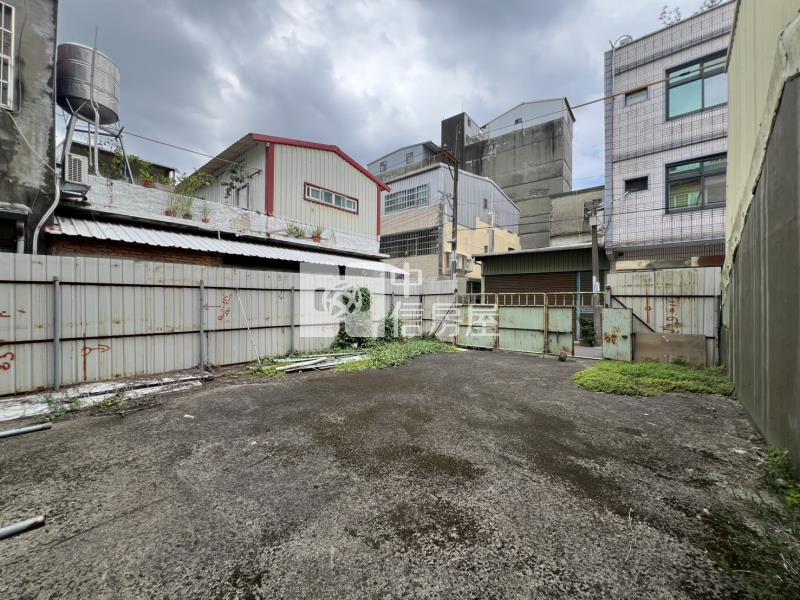 龍岡龍興國小旁方正建地房屋室內格局與周邊環境