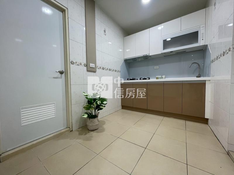 崎子頭邊間車庫洋房房屋室內格局與周邊環境