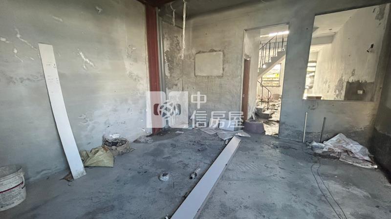 C1-84行政區稀有半成屋房屋室內格局與周邊環境