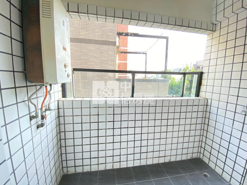 中科世貿公園旁全新整理3房平車房屋室內格局與周邊環境