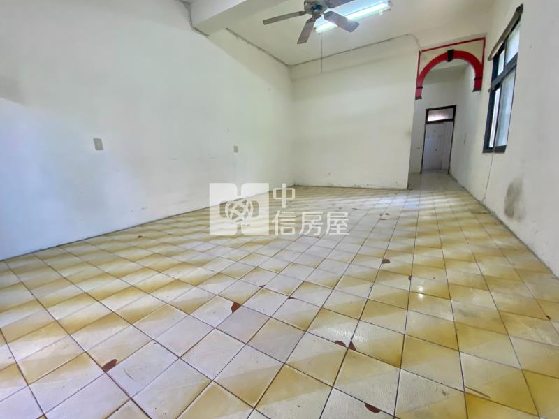 近大里圖書館三面採光低價透天房屋室內格局與周邊環境