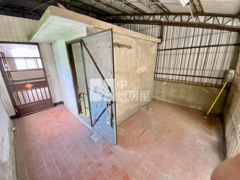 近大里圖書館三面採光低價透天房屋室內格局與周邊環境