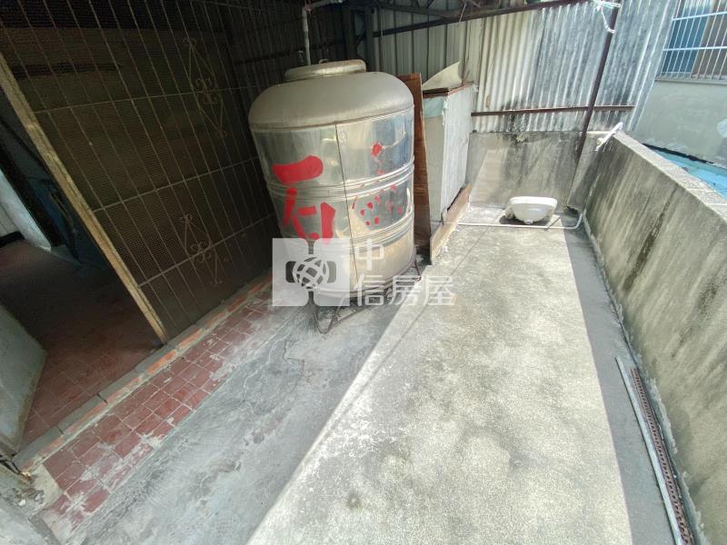 近大里圖書館三面採光低價透天房屋室內格局與周邊環境