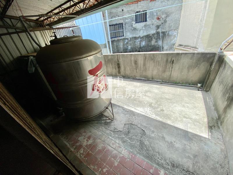 近大里圖書館三面採光低價透天房屋室內格局與周邊環境