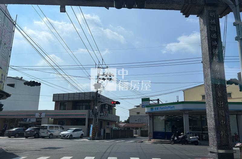 南科旁大雙車墅電梯豪邸房屋室內格局與周邊環境