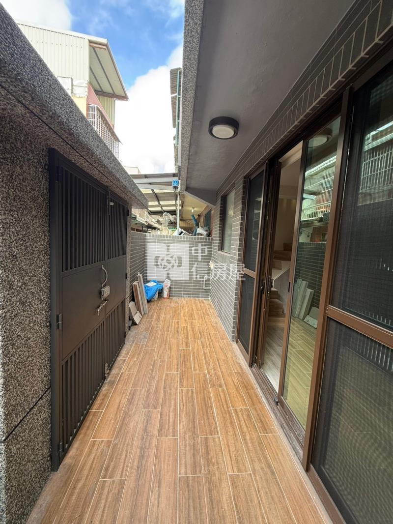 稀有大面寬孝親房美透天房屋室內格局與周邊環境