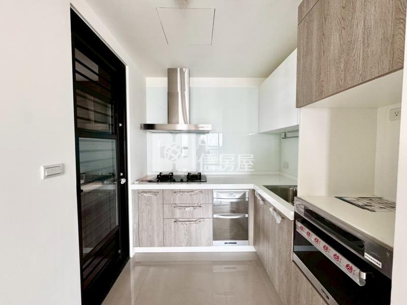 U雋視野三房平車房屋室內格局與周邊環境