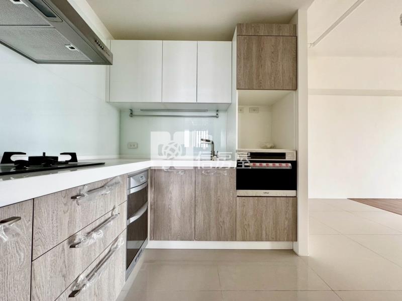 U雋視野三房平車房屋室內格局與周邊環境