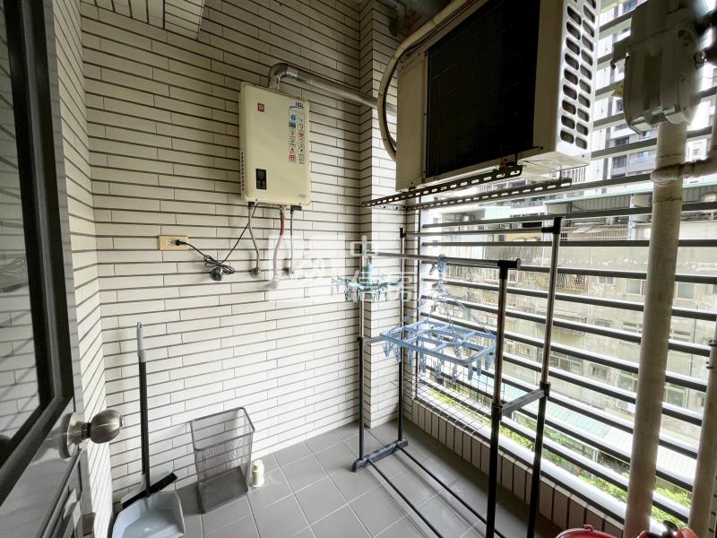逢甲康朶精裝小豪宅房屋室內格局與周邊環境
