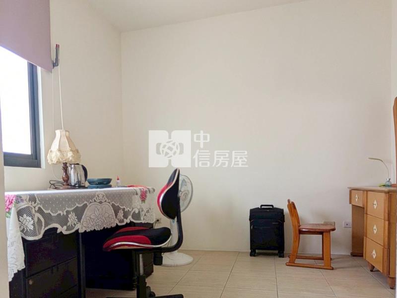 草屯陽明山雙併透天別墅房屋室內格局與周邊環境