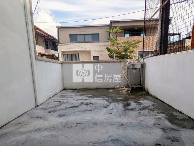 草屯陽明山雙併透天別墅房屋室內格局與周邊環境