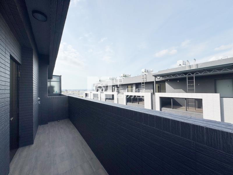 烏日全新完工別墅B2房屋室內格局與周邊環境