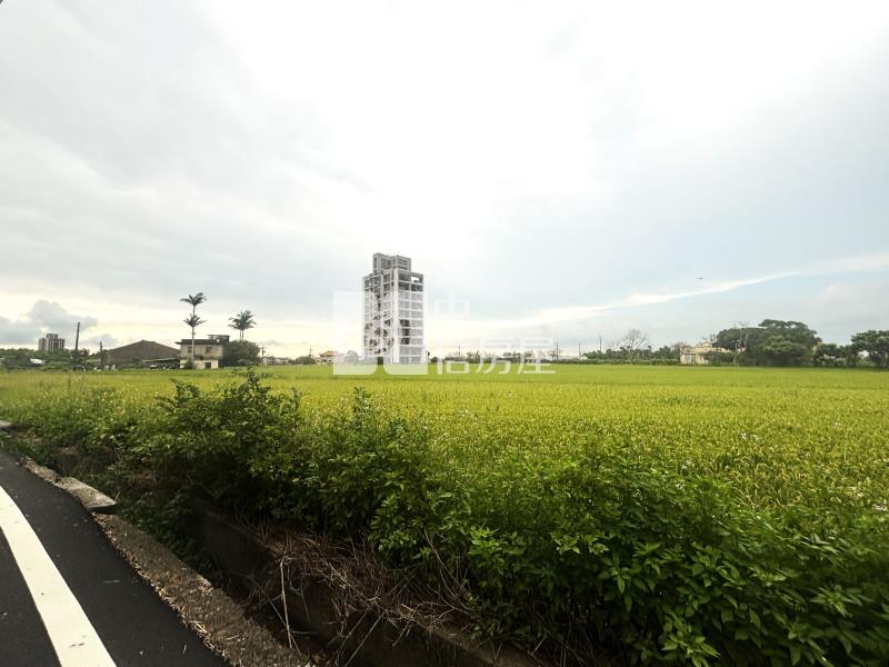 青埔雙面臨路美農地房屋室內格局與周邊環境