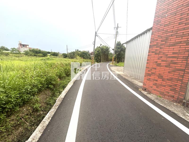 青埔雙面臨路美農地房屋室內格局與周邊環境