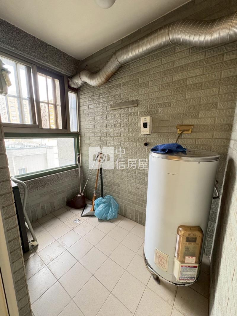 中山醫震後稀有釋出正樓中樓3+1房附平車房屋室內格局與周邊環境