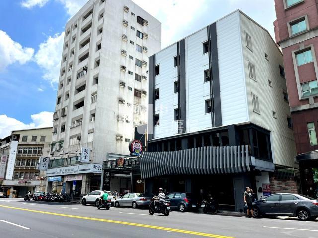 一中金雞母-雙併大面寬店面-電梯30間陽台套房-年淨收650萬-投報超漂亮房屋室內格局與周邊環境