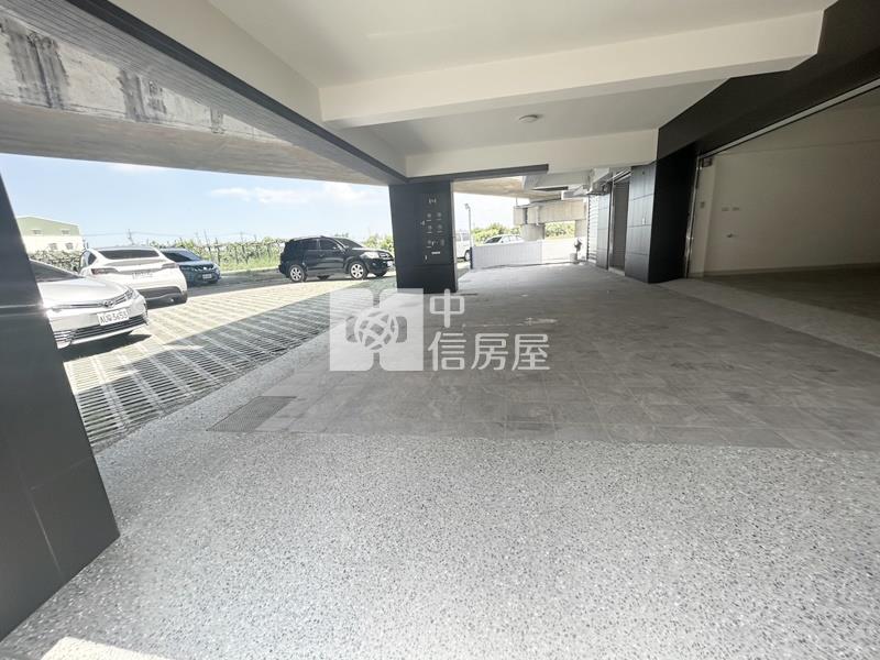 善化台鐵下全新包租公電梯雙車墅房屋室內格局與周邊環境