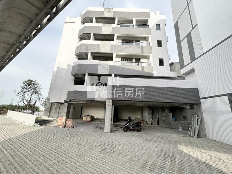 善化台鐵下全新包租公電梯雙車墅房屋室內格局與周邊環境