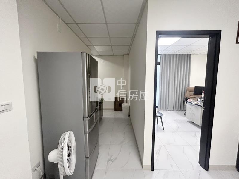 善化台鐵下全新包租公電梯雙車墅房屋室內格局與周邊環境
