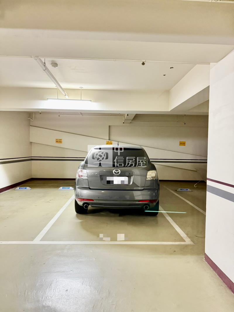 立新商圈河畔旁9年屋四房平車房屋室內格局與周邊環境