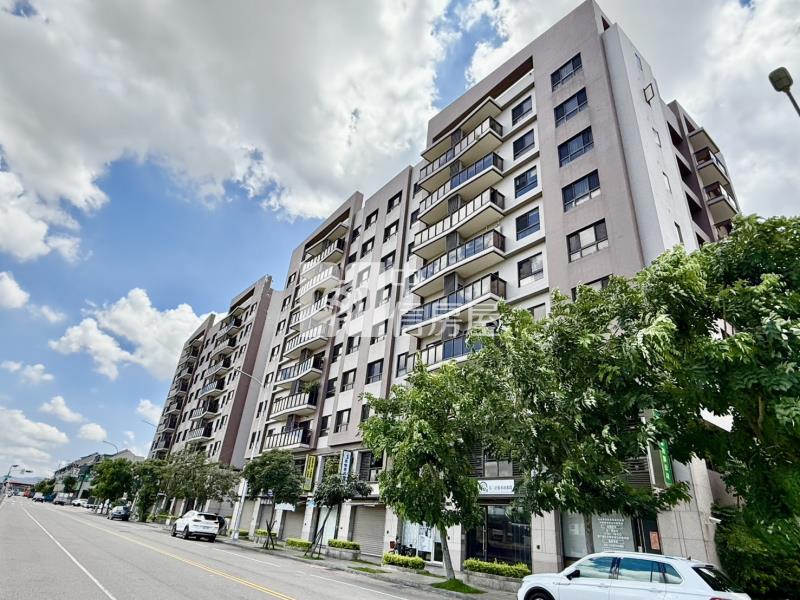 立新商圈河畔旁9年屋四房平車房屋室內格局與周邊環境
