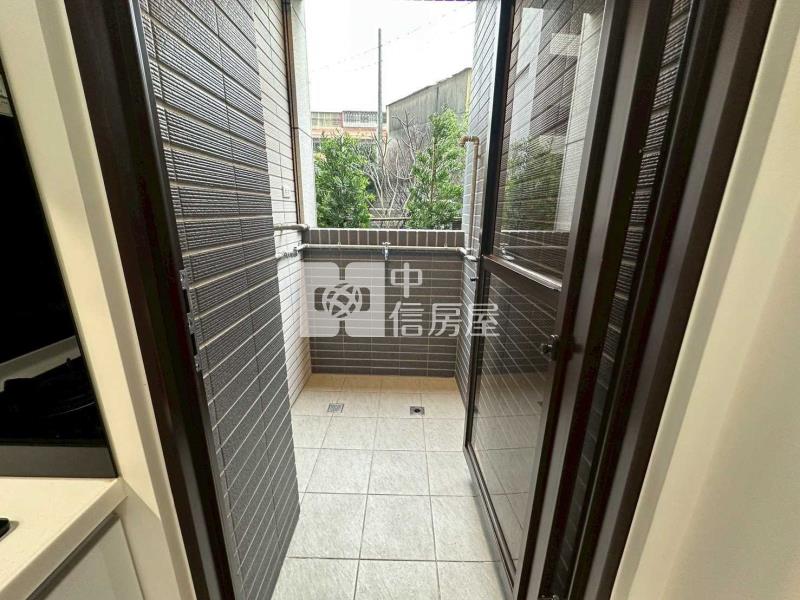 近A19觀音新坡商圈兩房+車位露臺戶房屋室內格局與周邊環境