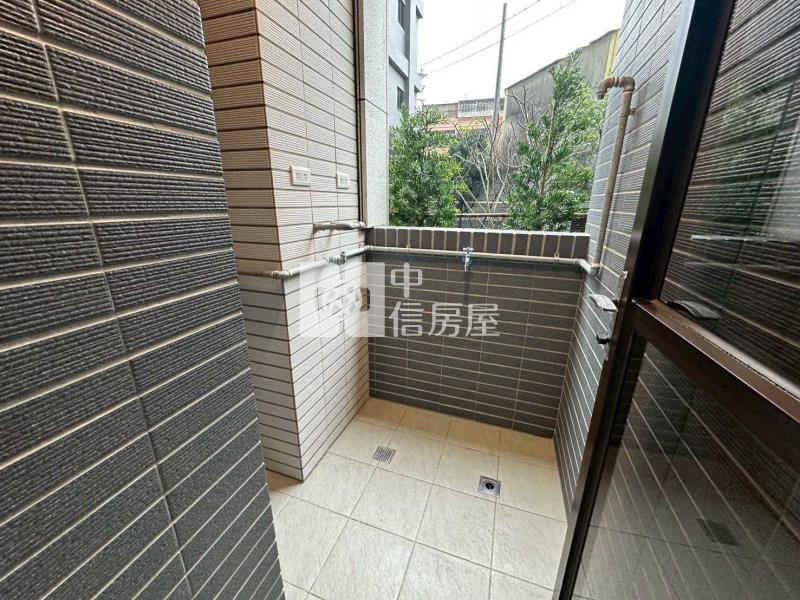 近A19觀音新坡商圈兩房+車位露臺戶房屋室內格局與周邊環境