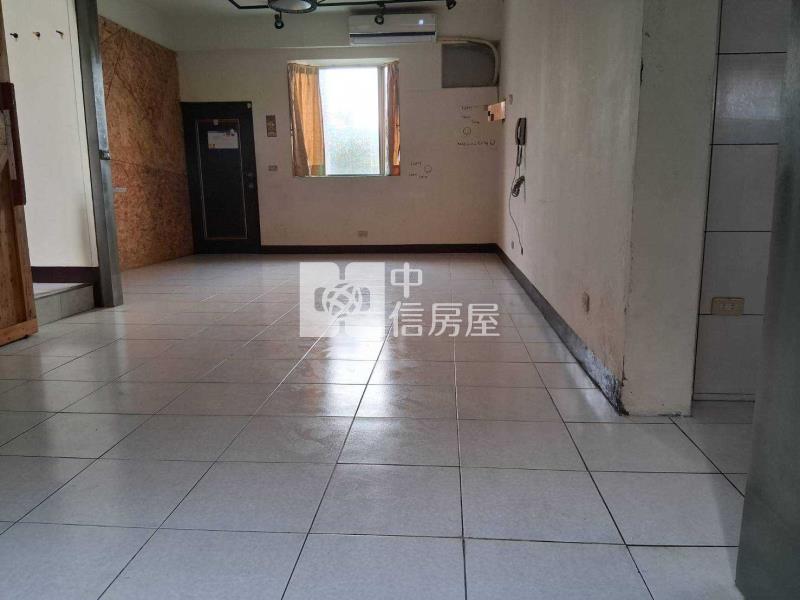 龍科旁前院車庫別墅房屋室內格局與周邊環境