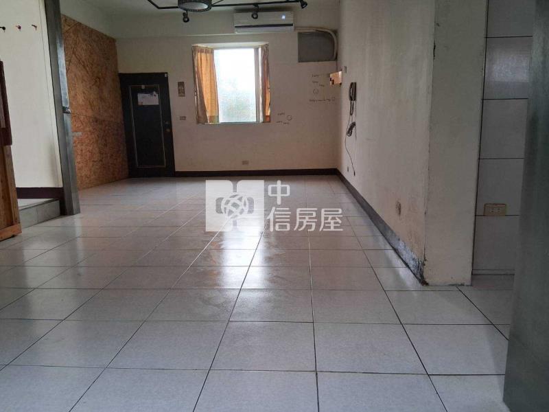 龍科旁前院車庫別墅房屋室內格局與周邊環境