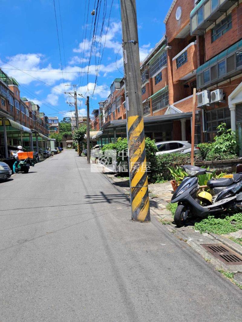 龍科旁前院車庫別墅房屋室內格局與周邊環境