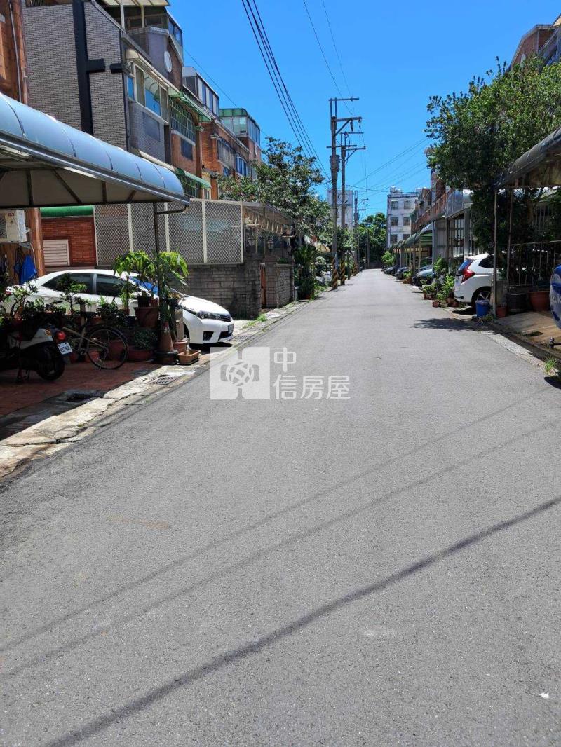 龍科旁前院車庫別墅房屋室內格局與周邊環境