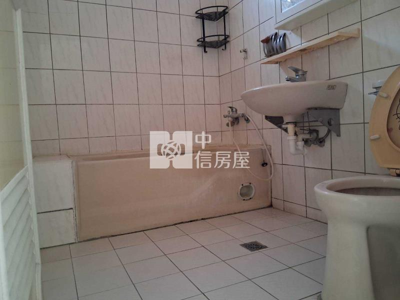 龍科旁前院車庫別墅房屋室內格局與周邊環境