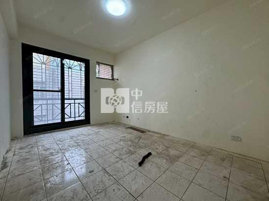 獅子林大車庫整新透天房屋室內格局與周邊環境