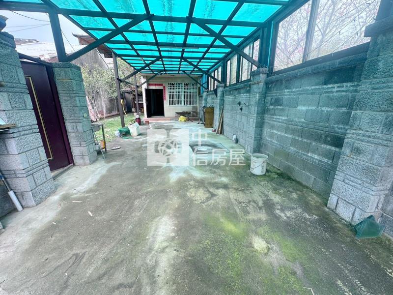 龍潭大池旁庭院大別墅房屋室內格局與周邊環境