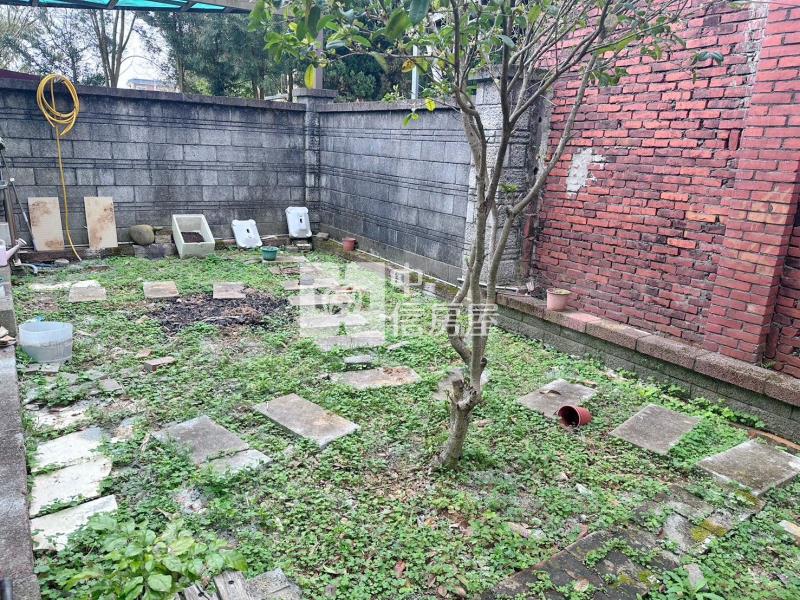 龍潭大池旁庭院大別墅房屋室內格局與周邊環境