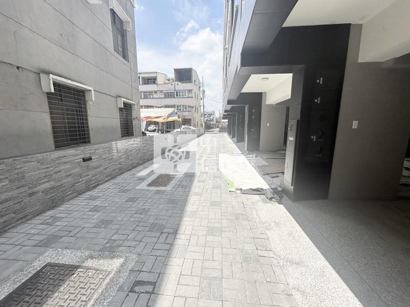 善化台鐵下全新包租公電梯別墅房屋室內格局與周邊環境